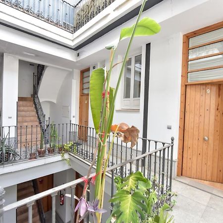 New! Bohemian Apartment In The Center Севілья Екстер'єр фото