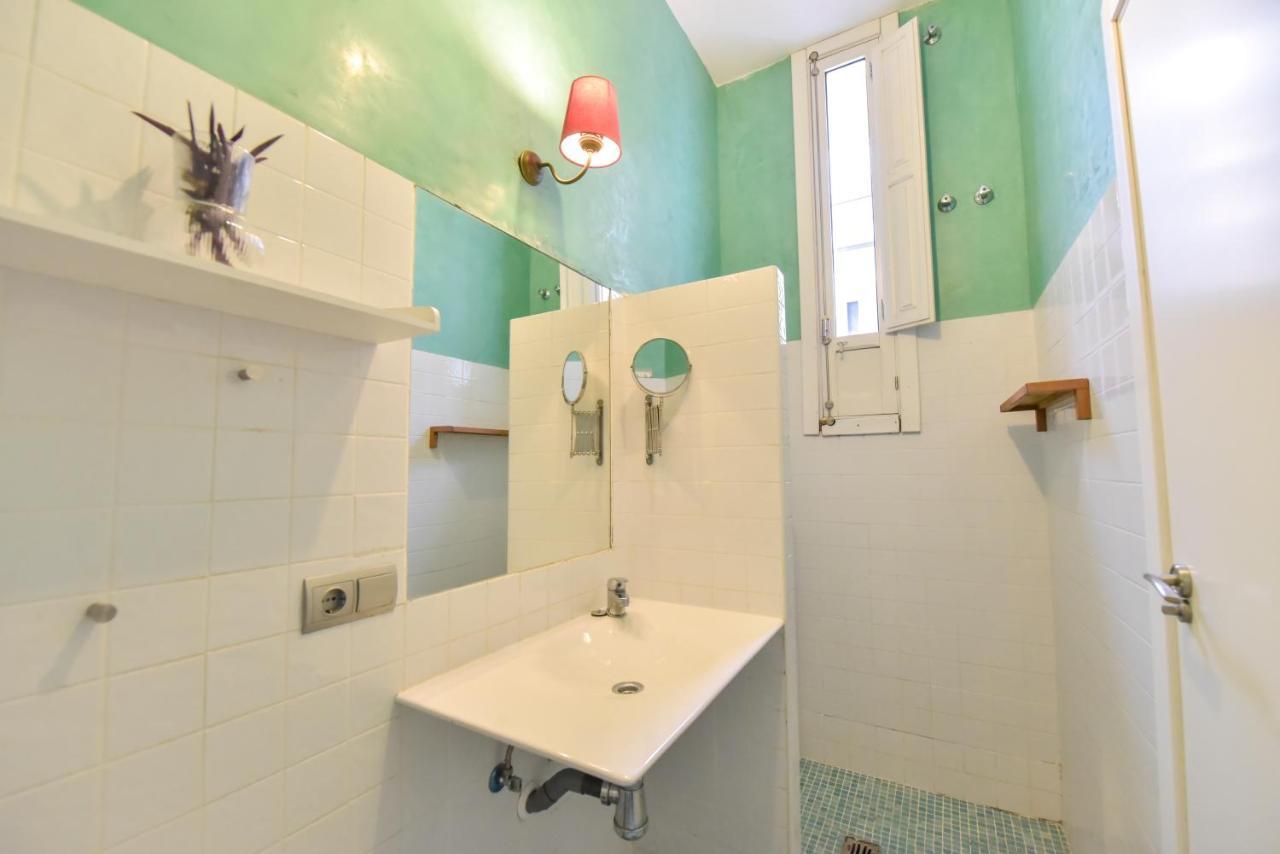 New! Bohemian Apartment In The Center Севілья Екстер'єр фото