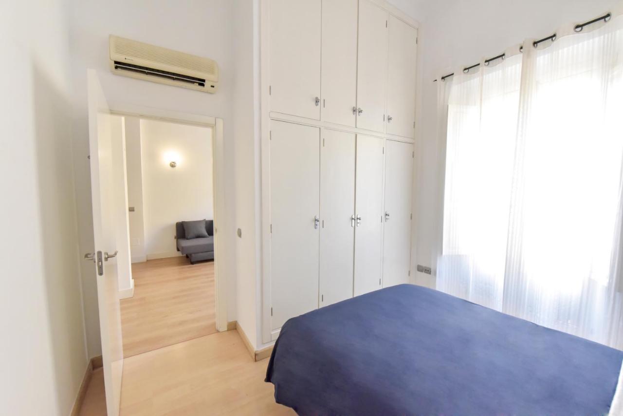 New! Bohemian Apartment In The Center Севілья Екстер'єр фото